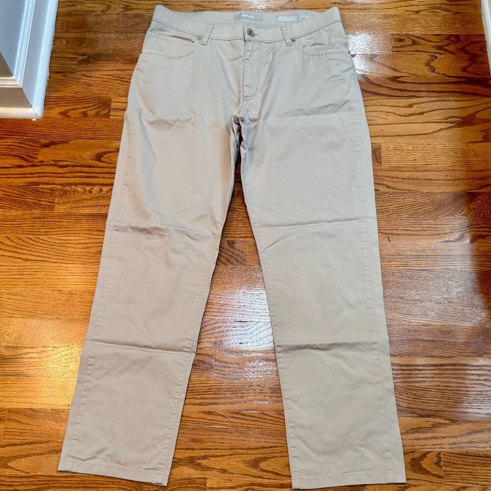 Brax Cadiz Ultralight 5 Pocket Pants. Light tan. Size 34.